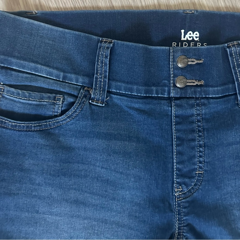 Lee Plus Size Pull On Jeans - Picture 6 of 11